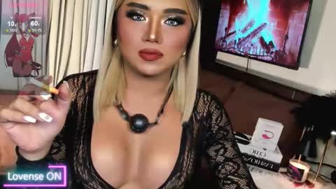 bella online show from November 3, 12:02 am