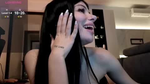 Emma online show from November 22, 8:30 pm