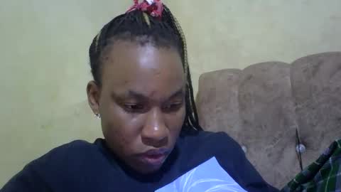 sweetdiva2012 online show from December 4, 8:40 pm