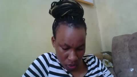 sweetdiva2012 online show from December 14, 6:35 am