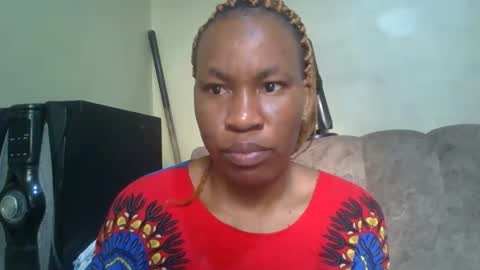 sweetdiva2012 online show from September 28, 4:40 am