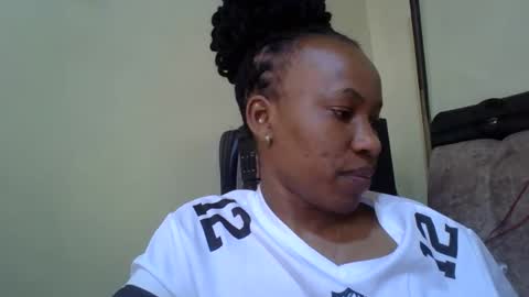 sweetdiva2012 online show from October 15, 8:03 am