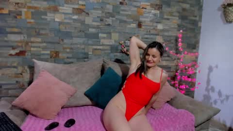 sweef online show from February 3, 9:07 pm