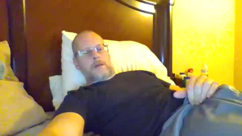 sweetg233 online show from November 11, 7:25 pm