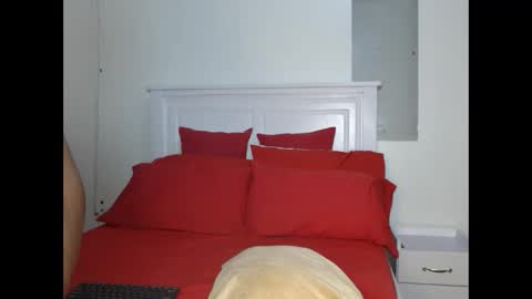 Snapshot of sweetice_01 chatting on January 27, 8:17 pm euny online show from January 27, 8:17 pm