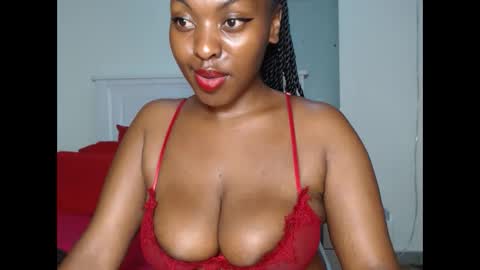 Snapshot of sweetice_01 chatting on February 14, 8:05 pm euny online show from February 14, 8:05 pm