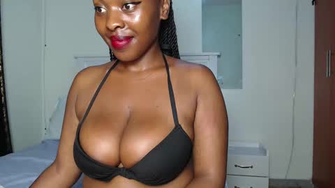 Snapshot of sweetice_01 chatting on March 1, 9:37 pm euny online show from March 1, 9:37 pm