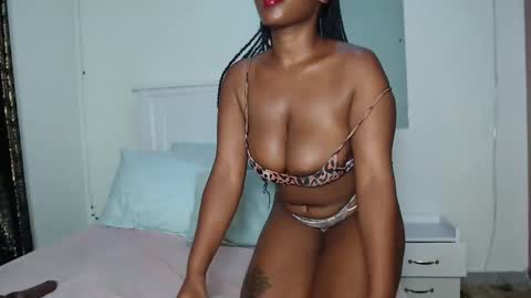 Snapshot of sweetice_01 chatting on March 8, 9:51 pm euny online show from March 8, 9:51 pm