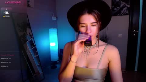Snapshot of sweetie_catt chatting on February 11, 12:27 pm sweetie_catt online show from February 11, 12:27 pm