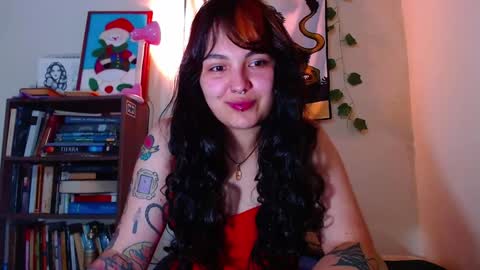 Snapshot of sweetie_maryy chatting on December 10, 6:11 am Maria my insta sweetie maryy online show from December 10, 6:11 am