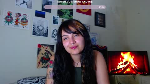 Snapshot of sweetie_maryy chatting on January 25, 9:35 pm Maria my insta sweetie maryy online show from January 25, 9:35 pm