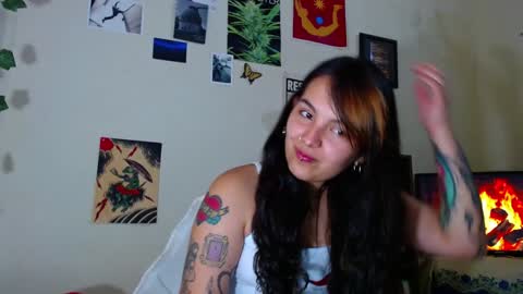 Snapshot of sweetie_maryy chatting on February 1, 3:41 am Maria my insta sweetie maryy online show from February 1, 3:41 am