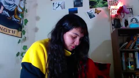 Snapshot of sweetie_maryy chatting on February 28, 5:15 am Maria my insta sweetie maryy online show from February 28, 5:15 am