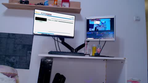 Snapshot of sweetjess022 chatting on January 9, 10:31 pm jessica online show from January 9, 10:31 pm