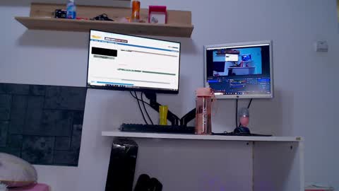 Snapshot of sweetjess022 chatting on January 13, 1:45 am jessica online show from January 13, 1:45 am