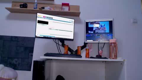 Snapshot of sweetjess022 chatting on February 13, 9:49 pm jessica online show from February 13, 9:49 pm