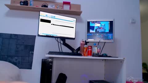 Snapshot of sweetjess022 chatting on March 5, 12:00 pm jessica online show from March 5, 12:00 pm