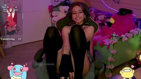 Snapshot of sweetjinks chatting on October 3, 7:38 am . Felin . online show from October 3, 7:38 am