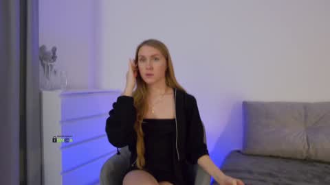 SweetKira1 online show from February 3, 7:21 pm