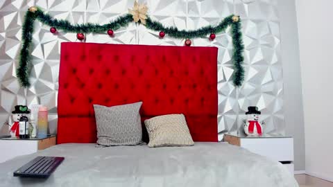 Lauren online show from December 31, 5:22 am