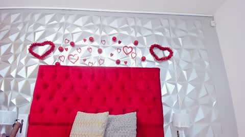 Lauren online show from February 18, 8:27 am