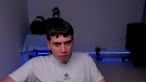 Snapshot of sweetlian_04 chatting on December 12, 7:52 am Lian online show from December 12, 7:52 am