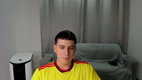 Snapshot of sweetlian_04 chatting on January 30, 7:07 am Lian online show from January 30, 7:07 am