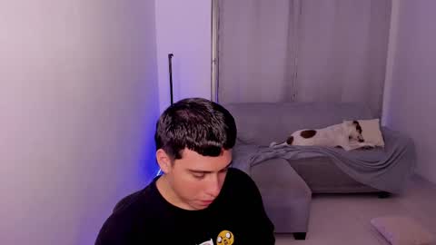 Snapshot of sweetlian_04 chatting on March 4, 5:00 am Lian online show from March 4, 5:00 am