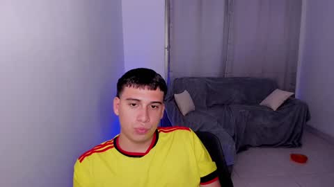 Snapshot of sweetlian_04 chatting on March 6, 10:30 am Lian online show from March 6, 10:30 am