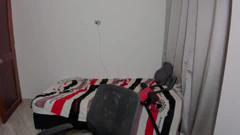 Snapshot of sweetlian_04 chatting on October 3, 2:41 am Lian online show from October 3, 2:41 am