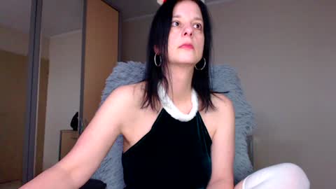 JenJenny online show from December 18, 9:36 am