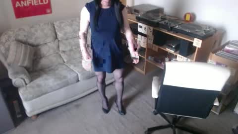Snapshot of sweetlouise69 chatting on December 24, 2:01 pm sweetlouise69 online show from December 24, 2:01 pm