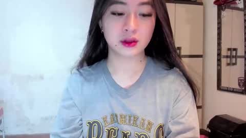 Snapshot of sweetlovepinay04 chatting on January 2, 6:56 pm Zoe online show from January 2, 6:56 pm