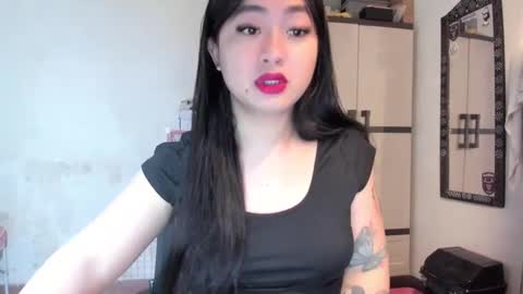 Snapshot of sweetlovepinay04 chatting on February 22, 7:25 pm Zoe online show from February 22, 7:25 pm