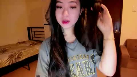 Snapshot of sweetlovepinay04 chatting on October 18, 1:41 am Zoe online show from October 18, 1:41 am