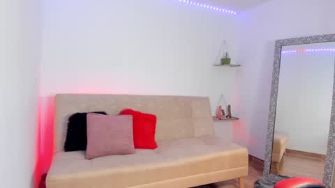 Snapshot of sweetluna___ chatting on January 7, 7:31 am instagram sweetluna 0 online show from January 7, 7:31 am