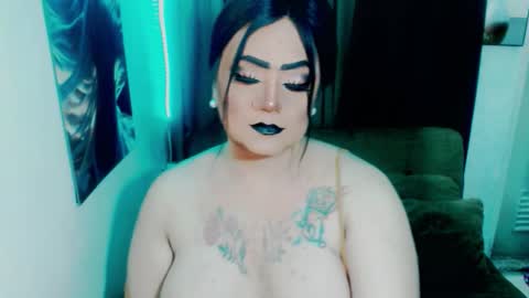 Snapshot of sweetmistresss chatting on October 10, 11:59 pm Mio online show from October 10, 11:59 pm