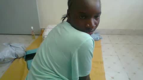 Snapshot of sweetpasion2 chatting on February 10, 12:18 pm sweetpasion2 online show from February 10, 12:18 pm