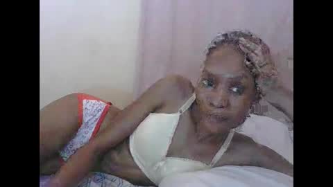 Snapshot of sweetpetite254 chatting on November 16, 2:00 pm ESTHER online show from November 16, 2:00 pm