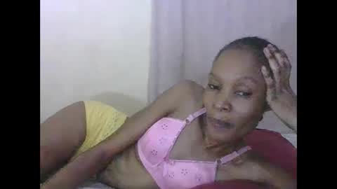 Snapshot of sweetpetite254 chatting on November 24, 6:29 pm ESTHER online show from November 24, 6:29 pm