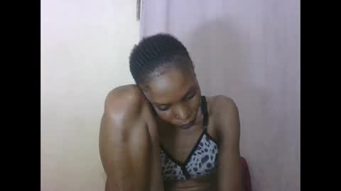 Snapshot of sweetpetite254 chatting on November 25, 7:03 pm ESTHER online show from November 25, 7:03 pm