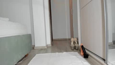 Snapshot of sweetpussymilf02 chatting on October 11, 8:35 am Anne online show from October 11, 8:35 am