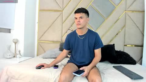 Snapshot of sweetstacy_ chatting on February 20, 9:09 pm sweetstacy_ online show from February 20, 9:09 pm