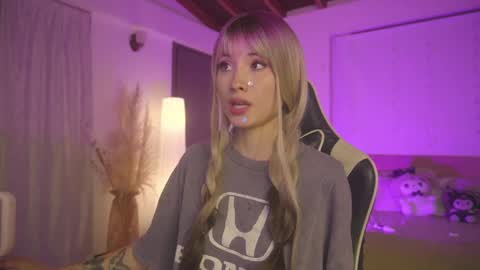 Cat independent model  online show from March 5, 6:23 am