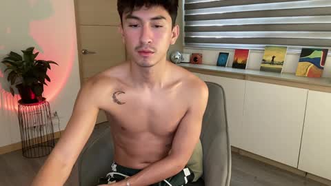 Snapshot of sweettaaron chatting on October 9, 6:50 pm Andy online show from October 9, 6:50 pm