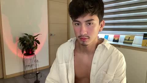 Snapshot of sweettaaron chatting on October 15, 5:35 pm Andy online show from October 15, 5:35 pm