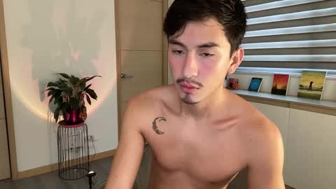 Snapshot of sweettaaron chatting on October 18, 5:35 pm Andy online show from October 18, 5:35 pm