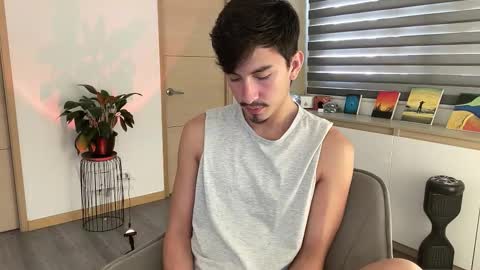 Snapshot of sweettaaron chatting on October 29, 6:09 pm Andy online show from October 29, 6:09 pm