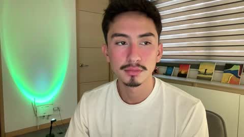 Snapshot of sweettaaron chatting on November 18, 5:17 pm Andy online show from November 18, 5:17 pm