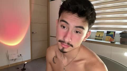 Snapshot of sweettaaron chatting on November 26, 5:47 pm Andy online show from November 26, 5:47 pm